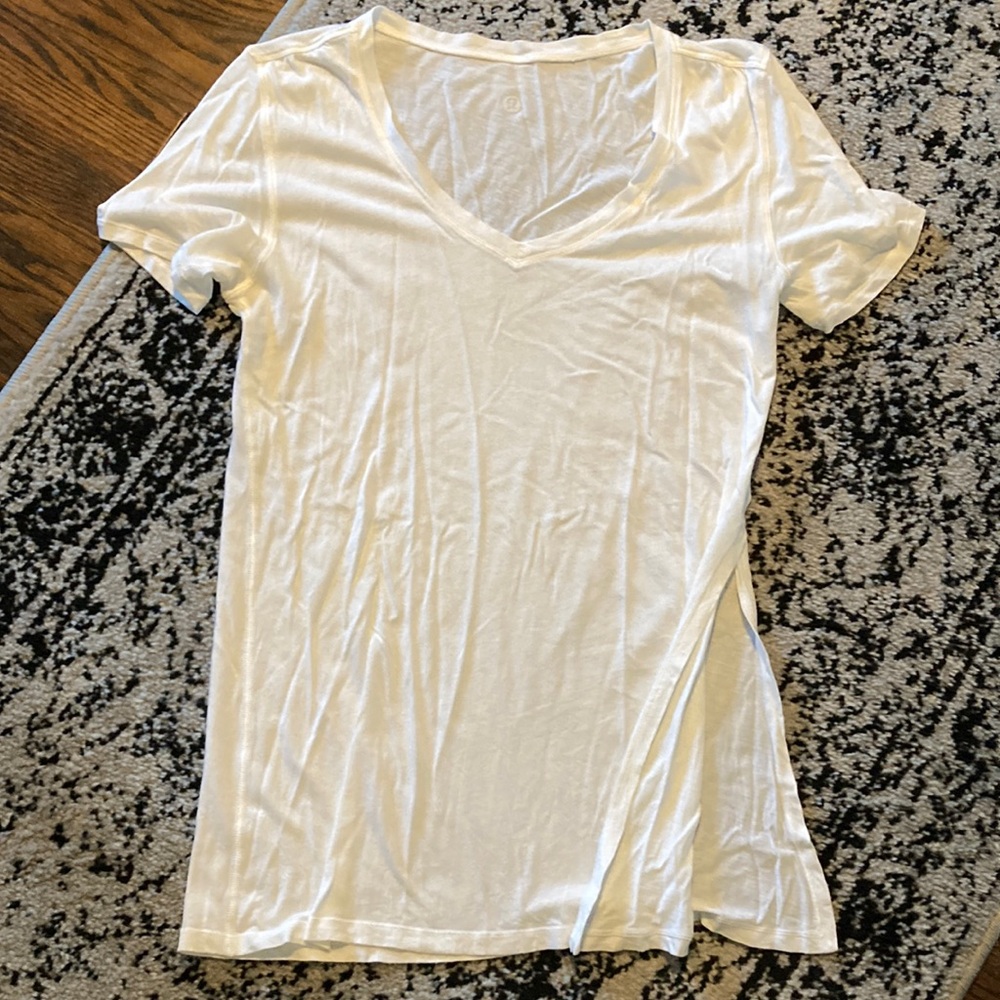 ✴️🩷V-Neck Short Sleeve Fitted T-Shirt